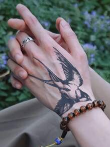 1Pc Swallow Bird Temporary Tattoos Semi Permanent Tattoo Waterproof Sweatproof Last For 1-2 Weeks Realistic Herbal Juice Anti-Friction Non-Reflective Faux Black Fake Tattoos For Woman And Men Tattoo Stickers For Arm, Chest, Leg, Abdomen, Waist, Finger, Neck Modernist Body Art