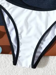 女士纯色黑白拼接性感休闲度假比基尼泳装，适合海滩度假夏季穿着。 - 白色 - 查看 7