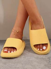 صندل رجالي جديد لصيف، أنيق ومتعدد الاستخدامات، مصنوع من مادة EVA سميكة ناعمة ومريحة، مضادة للانزلاق والروائح وميكروبات، مناسب للاستخدام المنزلي والخارجي