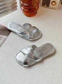 1 Pair Kids' Summer Shiny Punk Style Beach Sandals, Solid Color Design, Comfortable & Versatile - Silver - View 2