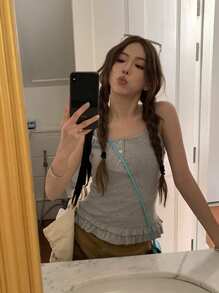 蕾丝边吊带背心，2025春夏新款修身小众无袖打底衫或外套，女士休闲款 - 灰色 - 查看 1