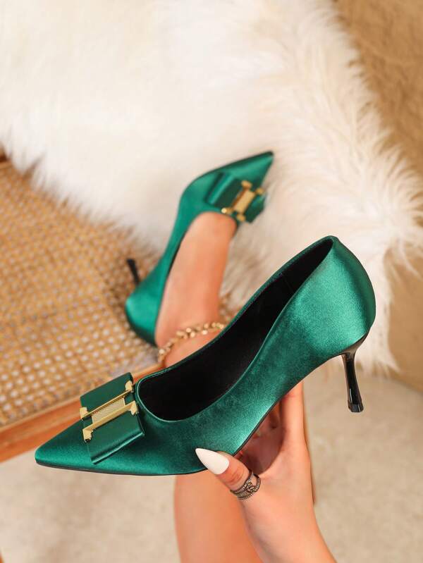 Sapatos de trabalho versáteis, bico , salto alto, confortáveis e elegantes para mulheres profissionais