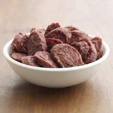 Lonchas de golosinas masticables para perros con salchicha de ternera y arroz de Milo's Kitchen - 18oz - 1 - Ver 3