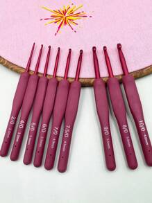 9 件套钩针套装，柔软的红色手柄，鲜艳的色彩 - 适合初学者和专业编织爱好者，非常适合 DIY 工艺品，耐用的编织针尺寸为 2.0 毫米 - 6.0 毫米，是送给母亲或妻子的绝佳礼物 - 酒紅色 - 查看 3