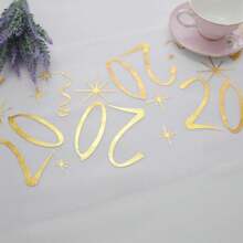 Camino de mesa para cumpleaños de 18 años, aproximadamente 10 m de largo, con texto "Feliz 18" en dorado, adecuado para decoración de mesa de fiesta de cumpleaños de 18 años para chicos, chicas y hombres.