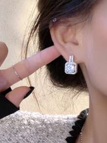 1 par de pendientes con corte de princesa de circonita cúbica plateada, pendientes colgantes tipo palanca, pendientes chapados en diamante simulado CZ para mujer, pendientes de boda, exquisita joyería de moda y lindos