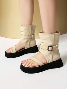 Bottes courtes à semelle épaisse de design de niche, nouvelles sandales à la mode de style français à tube court sexy et pour femmes, printemps/été