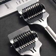 1pc 8.8 Inch Pasta Cutter, Stainless Steel Spaghetti Cutter, Handheld Dough Cutter, Pasta Extruder, Italian Pasta Maker, Pasta Lattice Roller, Kitchen Cooking Handheld Dough Cutter (Random Color And Style)