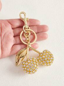 1pc Realistic Cherry Fruit Keychain, Bag & Car Pendant, Crystal Decor, Metal Backpack Hanging Keyring, Fashion Accessory Party Gift Toy, Wallet, Schoolbag, Backpack, Casual Bag Decoration, Lifelike & Cute, Ideal Gift For Ladies Or Friends