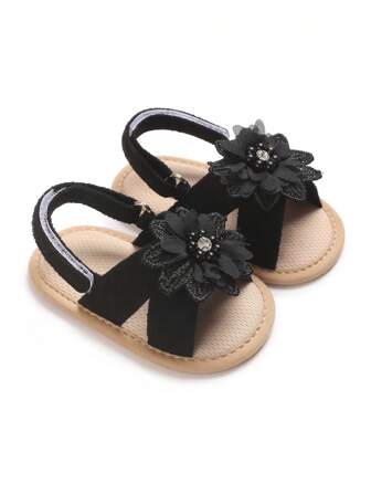 1 双女童太阳花可爱花卉凉鞋，舒适透气室内幼儿鞋，适合夏季