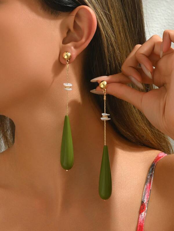 2pcs Elegant Bohemian Style Earrings Set - Green Teardrop Resin, Golden Half-Circle Faux Sequins, Copper Chain Tassel, Rhombus Resin, Floral Beads, Suitable For Vacation, Party Wear, Designed For Sexy & Stylish Ladies. Random Resin Color Patterns, Each Resin Piece Has Injection Molding Gate Mark