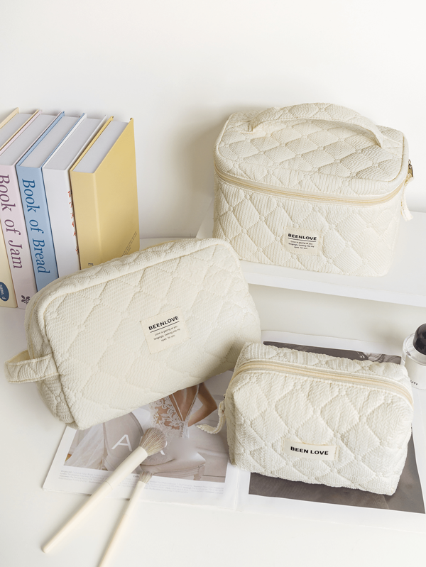 1Pc/Set Beige Quilting Makeup Bag With Soft Texture, Vintage Large Capacity Cosmetic Bag&Travel Organizer Handheld, Minimalism Cozy Foam Toiletry Big Set, Lightweight Fluffy Makeup Pouch, Home Decor, Delicate Gift For New Semester, Spring/Early Summer, Anniversary, Vacation, Trip, Back To School, Makeup Case, New Style In 2025.