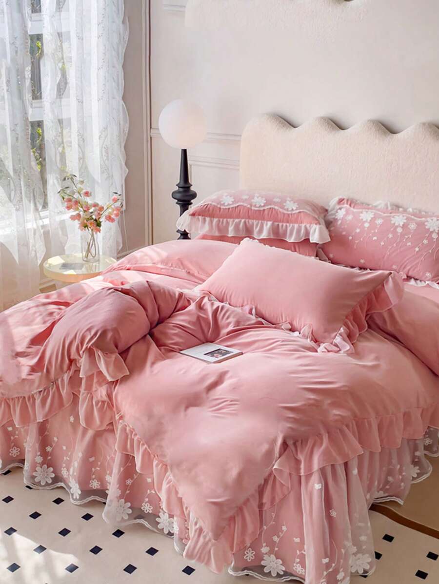 3pcs/Set Pink Ruffle Edge Soft & Comfortable Bedding Set (1 Duvet Cover + 2 Pillow Shams), Suitable For Bedroom And Guest Room
