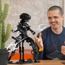 Creative American Movie Characters, Alien Building Blocks, Alien Building Blocks, Alien Building Block Models, Building Blocks, Toy Collections And Weapons