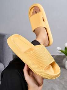 صندل رجالي جديد لصيف، أنيق ومتعدد الاستخدامات، مصنوع من مادة EVA سميكة ناعمة ومريحة، مضادة للانزلاق والروائح وميكروبات، مناسب للاستخدام المنزلي والخارجي