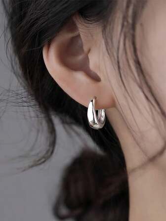 1 par de aretes de aro grandes para mujer de diseño macizo hueco y grueso, de estilo simple y punk, con decoración de pequeños aros, joya conmemorativa ideal como regalo