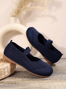 2025 Automne Femmes Chaussures plates Babies tricotées pour toutes les saisons, chaussures à enfiler de couleur unie à bout rond, tige et doublure en tissu, semelle en caoutchouc, lavable à la main