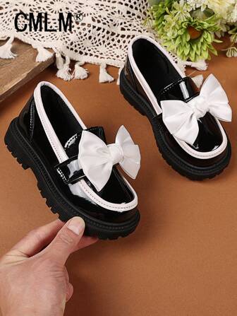 1 Pair Girls Black Plus Size Flat Bottom Shoes, Solid Color PU Patchwork With Bow Round Toe Comfortable Fashion Loafers Suitable For 3-12 Years Old Girls Daily Casual Wear