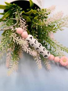 LICVIC Customized Keychain, Personalized Daisy Silicone Bead Pendant, Keychain With Beaded Letters, Backpack, Handbag Charms, Unisex Keychain, Gift For Friends, Family, Students, Mothers, Unique Back To School Gift, Aesthetic, Thoughtful Gift, Graduation Gift - Style a - View 7
