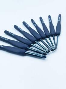 Blauer TPR Weicher Griff Häkelnadel Set, geeignet für Stricken und Handarbeiten, Garn DIY Häkelnadeln 2,0/2,5/3,0/3,5/4,0/4,5/5,0/5,5/6,0