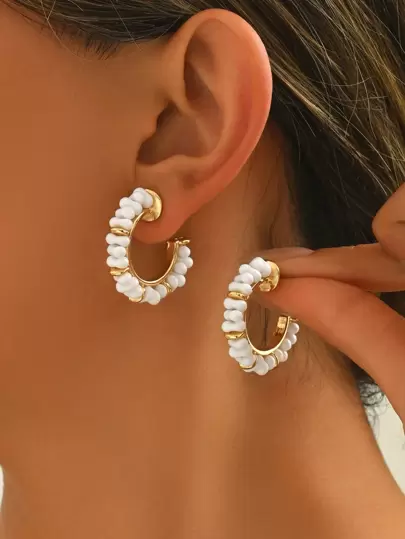 1 Đôi bông tai hình chữ C thủ công DIY bằng nhựa màu sô cô la nhiều màu sắc, thanh lịch, thích hợp cho phụ nữ đeo trong các bữa tiệc và dạ hội để phối cùng trang phục đẹp, một số được làm từ hỗn hợp mảnh vỏ sò và nhựa, kích thước và màu sắc khác nhau, các mảnh vỏ sò màu ngẫu nhiên, bổ sung thêm bông tai hình chữ C đính hạt vàng hình vuông màu đỏ tía, nhựa nhiều màu sắc và họa tiết, mỗi thiết kế hoa đều độc đáo.