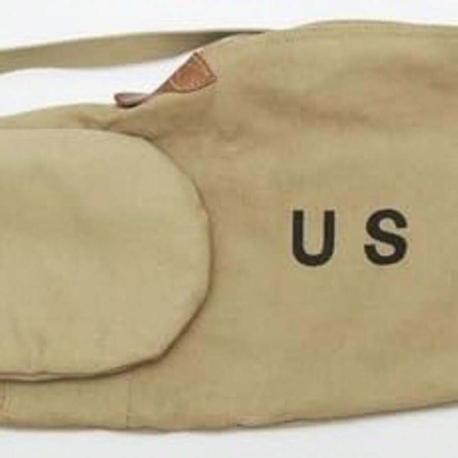 Portafusil M1 Garand de la Segunda Guerra Mundial de EE. UU. marcado con funda de lana color caqui