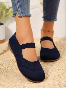 2025 Automne Femmes Chaussures plates Babies tricotées pour toutes les saisons, chaussures à enfiler de couleur unie à bout rond, tige et doublure en tissu, semelle en caoutchouc, lavable à la main