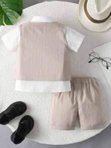 [2025 Frühling & Sommer Kindermode leichter Formeller Anzug] Jungen 3 Stücke Anzug Set: Weißes Hemd mit Kragen + Khaki Weste + Khaki Shorts mit Fliege, Kinder Casual Anzug, Party/Outdoor Performance Mode, atmungsaktiver leichter formeller Kinderanzug, Frühling/Sommer Bankettbekleidung, Jungenanzug für Hochzeit