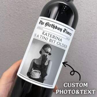 6/12PCS 4 Sizes Custom Wine Label Waterproof Label Custom Newspaper Photo Wine Label Black And White Bridesmaid Maid Of Honor Proposal Wine Label Wedding Gift Black And White Photo Capitalized Anniversary Gift Engaged Gift Gift For Him/Her Graduation Decorations 2025 Graduation Gift Graduate Labels/Stickers Mother's Day Gift Father's Day Gift Tequila Whiskey Champagne Labels