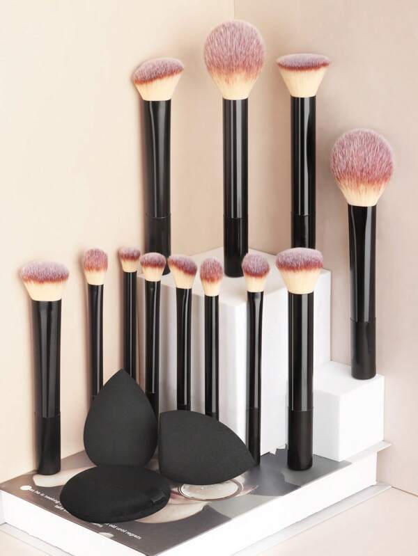 15-In-1 Makeup Brush Set With 12 Soft-Bristle Makeup Brushes, 2 Makeup Sponges, 1 Powder Puff, Multipurpose Professional Makeup Tool Kit Suitable For All Skin Types