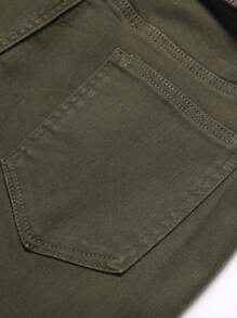 Jeans clásicos ajustados de tiro bajo con lavado azul para hombres, pantalones vaqueros de denim desgastado en color azul claro - Verde militar - Ver 4