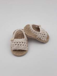 1 paio di sandali per neonati lavorati a mano, scarpette di lana crochet per primi passi