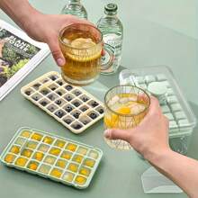 Großer Haushalts-Eiswürfelbehälter mit Deckel, gepresste und verteilte Eiswürfel-Herstellungs-Aufbewahrungsbox, 28 Fächer, leicht zu entnehmen, inklusive Eisschaufel, transparent, kann im Kühlschrank platziert werden (11,5 x 10,5 x 19 cm), selbstgemachte kleine Eiswürfel-Form, Eiswürfel-Aufbewahrungsbox, leicht zu entformen, Silikon-Eiswürfelform, Kunststoff, unverzichtbar für den täglichen Gebrauch, Kücheneinsatz, Küchenutensilien
