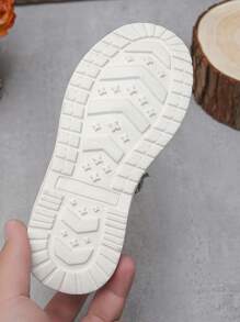 Comfortable Breathable Lightweight Slip-On Sports Shoes For Kids Boys And Girls, Suitable For Spring And Autumn