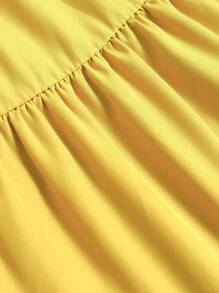 黄色褶皱松紧腰度假裙