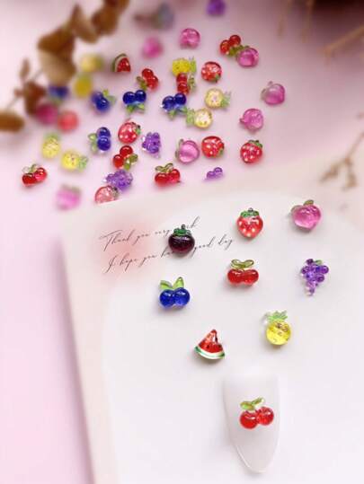 100 قطعة من تصميم شكل الفاكهة الصغيرة بأنماط ربيعية وصيفية لزينة الأظافر، ديكورات أظافر يابانية وكورية DIY بأشكال الكرز والفراولة والموز والأناناس، مجموعة متنوعة من الأشكال والأنماط مختلطة عشوائيًا، لوازم الأظافر، تميمات الأظافر، جواهر الأظافر