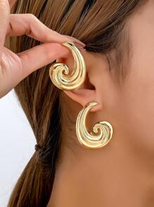 1 Pair Exaggerated Hollow Design Women's Earrings, European And American Style - White Gold Geometric Earrings - View 11