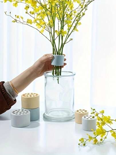 1pc Large Versatile Flower Arrangement Pot Reusable Spiral Bouquet Holder Stem Fixer, Lightweight Plastic Planting Tool Indoor/Outdoor Birthday Graduation Home Vase Room Glass view 2