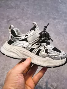 Nouvelles chaussures de sport décontractées pour enfants au printemps/automne, Baskets épaisses légères et , chaussures de sport rayées en maille antidérapantes pour garçons et filles