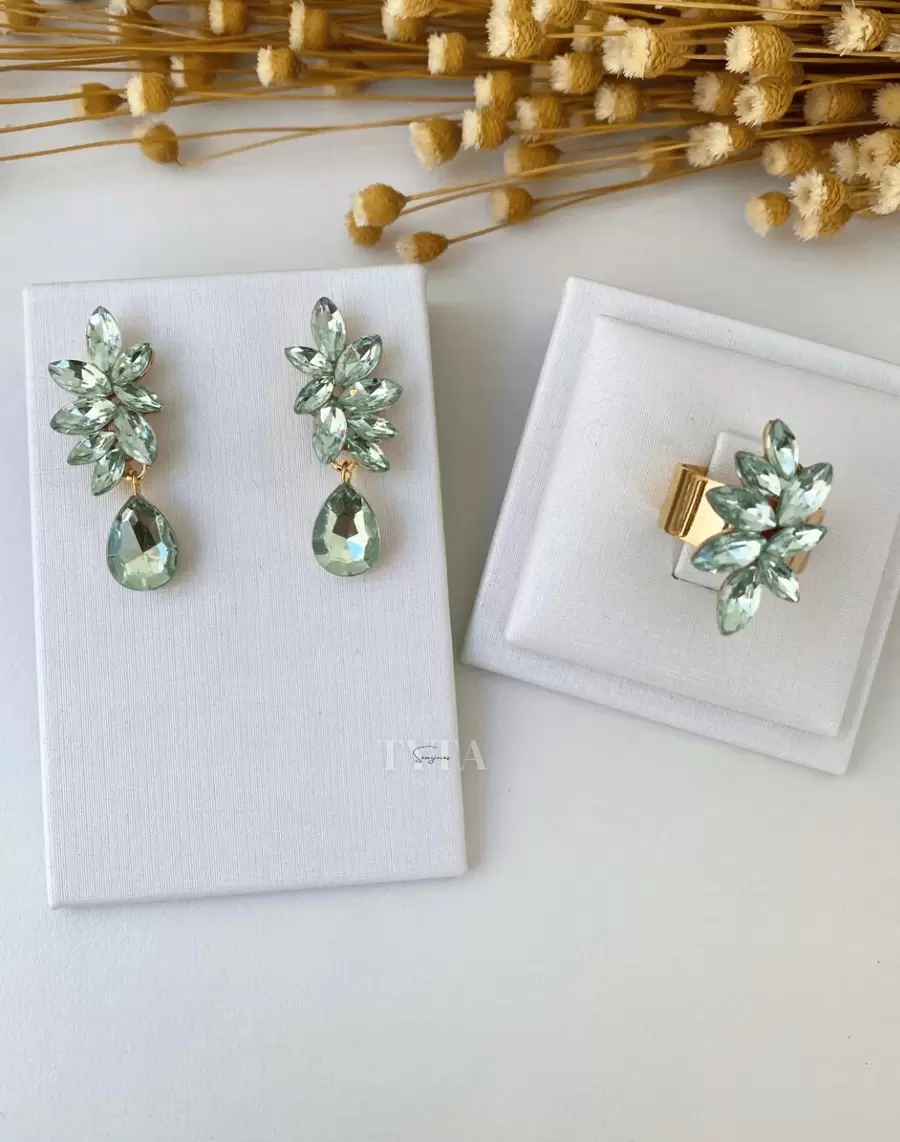 Emerald Green Navy Blue Fuchsia Party Earrings And Ring / Crystal Earrings / Orange Earrings / Brown Earrings / Purple Earrings / Lilac Earrings / Mint Green Earrings / Mint Earrings / Baby Pink Earrings / Pink Earrings / Mocha Mousse Earrings / Marsala Earrings / Red Earrings / Earrings - 薄荷綠 - 查看 1