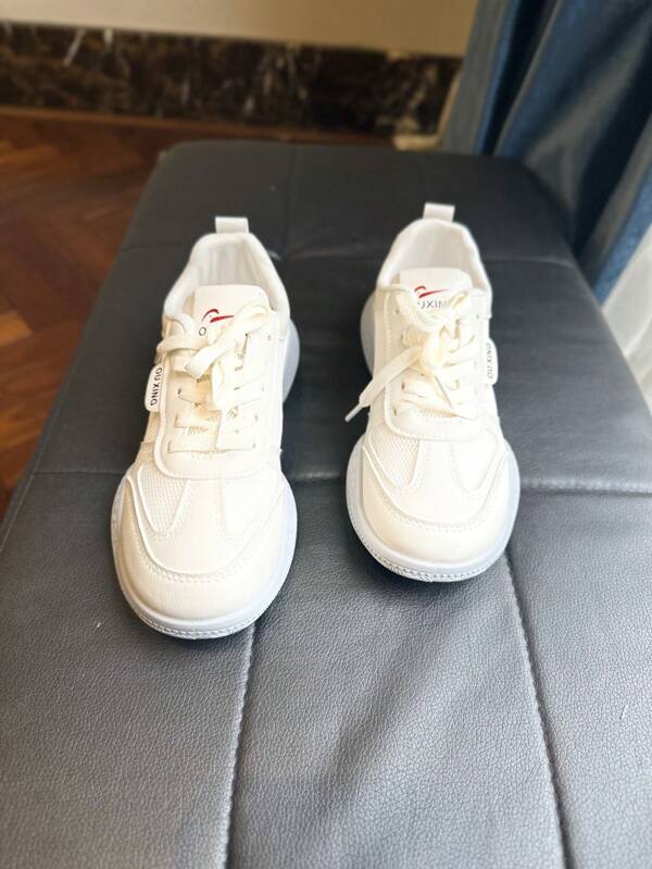 Nowe, letnie wydanie 2025 Hollow Out Casual Sneakers dla kobiet, oddychające, antypoślizgowe, w świeżym stylu HY103