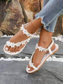 大码女式白色平底沙滩凉鞋，新款女士一脚蹬平底人字拖凉鞋露趾休闲波西米亚风花卉水钻时尚拖鞋 - 白色 - 查看 4