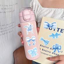 50张蓝色领结卡通贴纸，蓝色美学贴纸，可爱贴纸，可爱蓝色小物贴纸，蓝色防水乙烯基贴纸，美学笔记本贴纸套装，滑板贴纸，水瓶贴纸，笔记本贴纸