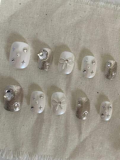 10 件银色蝴蝶和星星装饰美甲套装，水钻点缀，时尚可爱，DIY 美甲按压指甲美甲用品