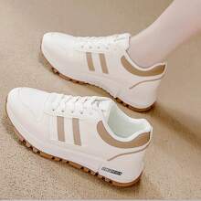 1 件舒适女式新款皮革鞋面厚底防滑鞋，流行运动鞋，耐用休闲运动白鞋