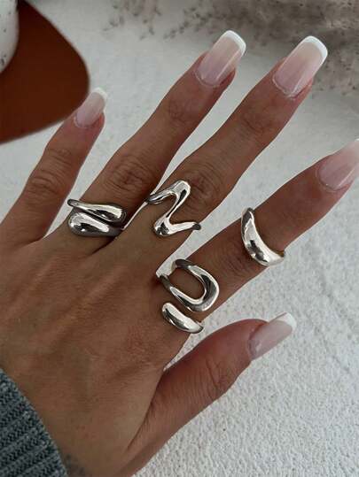 Set de 4 anillos asimétricos anchos brillantes de plata, aptos para el uso diario de mujeres