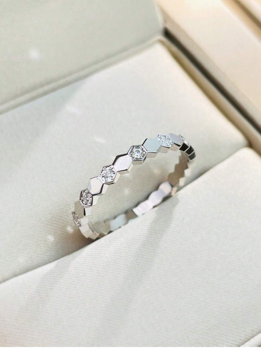 1枚925纯银蜂巢设计戒指，优雅时尚，适合作为送给女性、女孩的礼物，生日、约会皆宜
