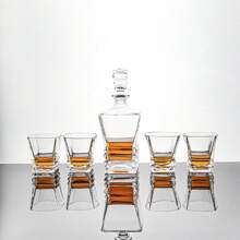 Bouteille de vin élégante de 900 ml avec 4 verres, ensemble de carafes à whisky de luxe, verrerie de design en cascade pour vin rouge, whisky, brandy, rhum, tequila, vodka, pour usage à la maison, en bar et en fête, cadeau pour père, mari, petit ami
