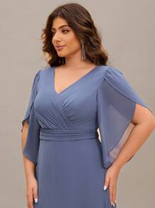 EVERPRETTY Plus Size V-Neck Pleated Bust Bridesmaid Dress