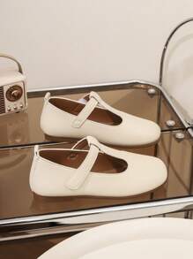 1 Pair Girls Beige Flat Shoes, PU Adjustable Hook-And-Loop Round Toe TPR Anti-Slip Lightweight Comfortable Solid Color Ballet Flats, Suitable For 5-14 Years Old Students, School & Outdoor Daily Casual Wear, All Season - Beige - View 3